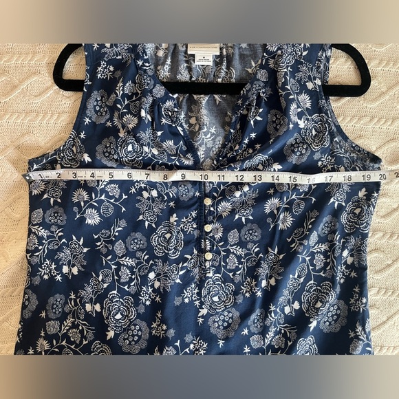 Liz Claiborne Rayon Sleeveless Blue Patterned Blouse Women’s Size Medium - Picture 12 of 12